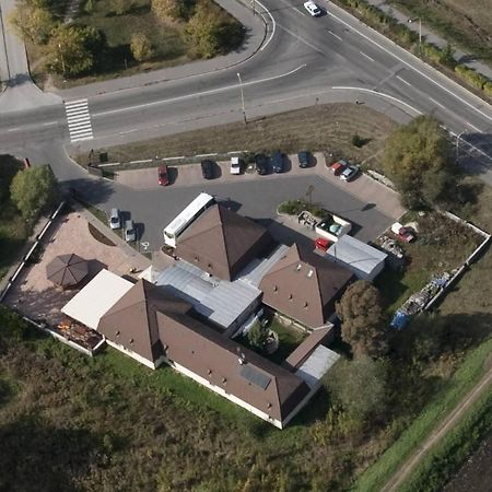 Penzion Almada Zvolen Luaran gambar